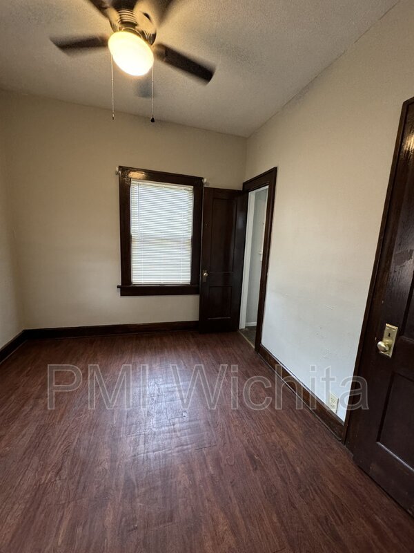 Building Photo - 1556 S Palisade St