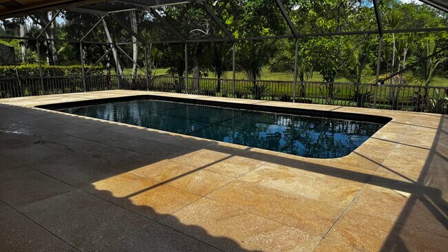 Building Photo - 11822 Island Lakes Ln