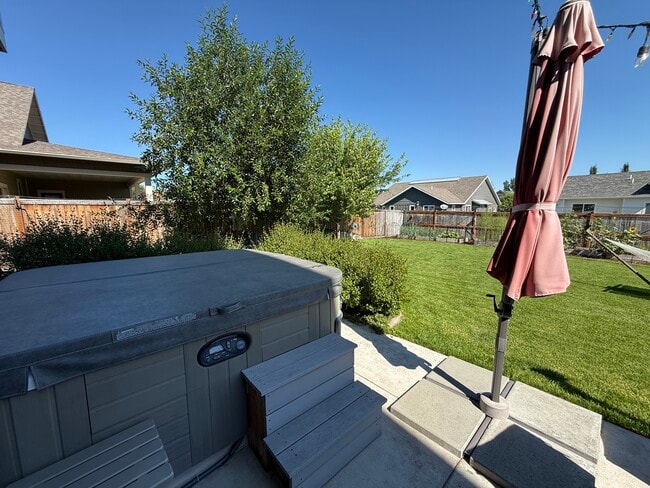 Building Photo - 3437 Tschache Ln