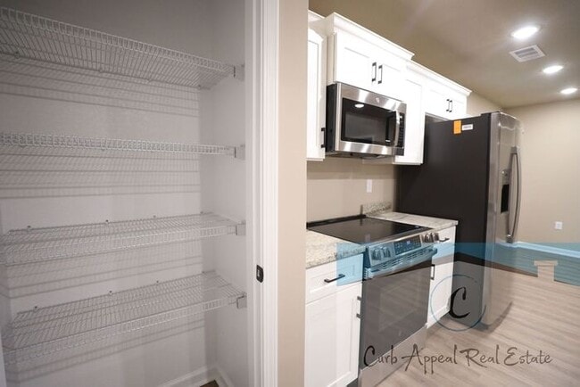 Building Photo - Beautiful new construction 3 bed / 2 bath home - Brookland!