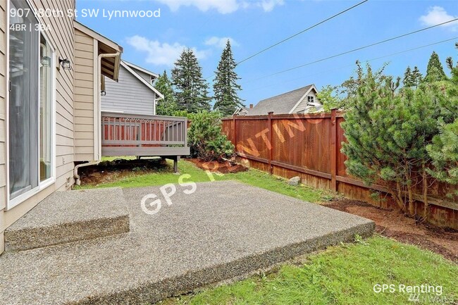 Building Photo - 907 180th St SW