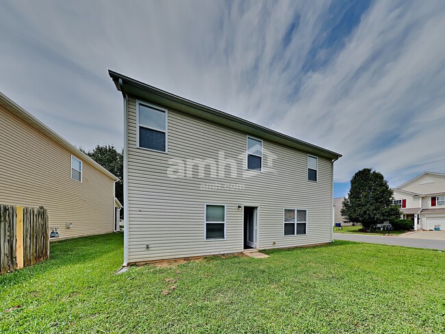 Building Photo - 522 Galesburg Dr