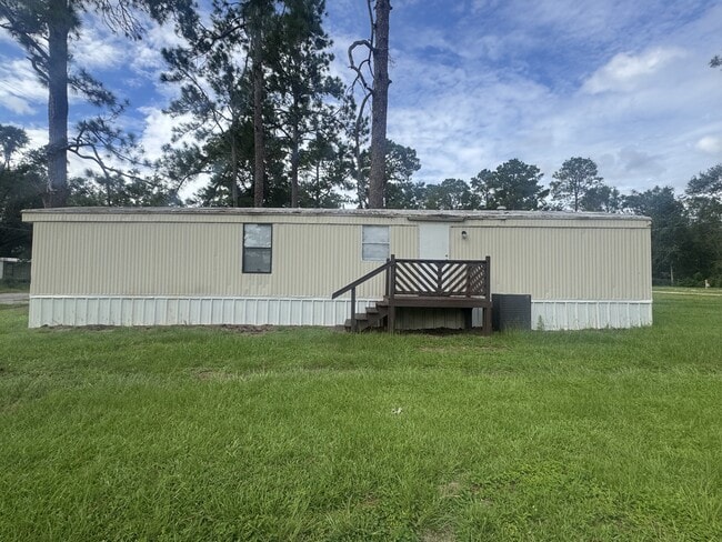 Building Photo - 211 Victoria Cir
