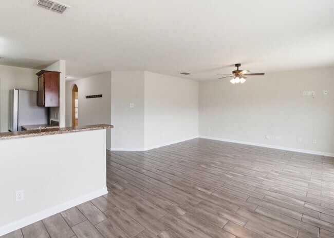 Building Photo - Charming 3-bedroom, 2-bath home located in the gated community of Southern Hills!