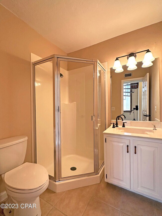 Building Photo - 7129 S Lagoon Dr