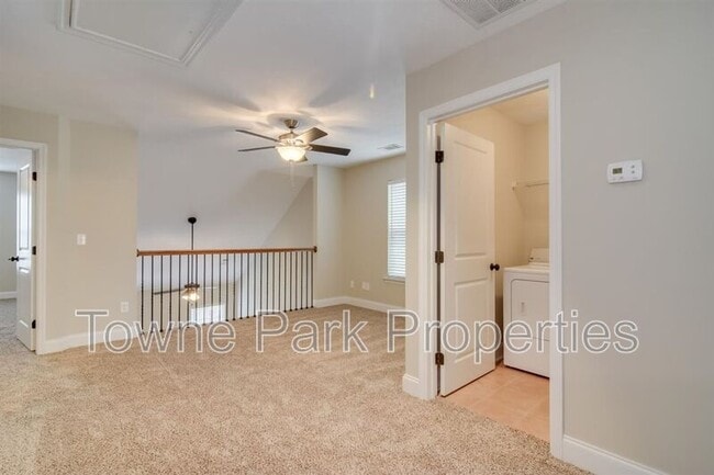 Building Photo - 232 Mossy Bank Dr