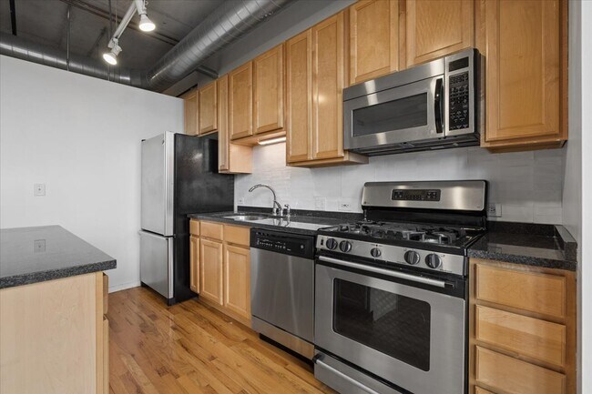 Building Photo - 6 S Laflin St