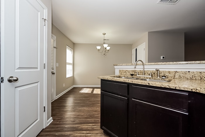 Building Photo - 2435 Marlin Dr