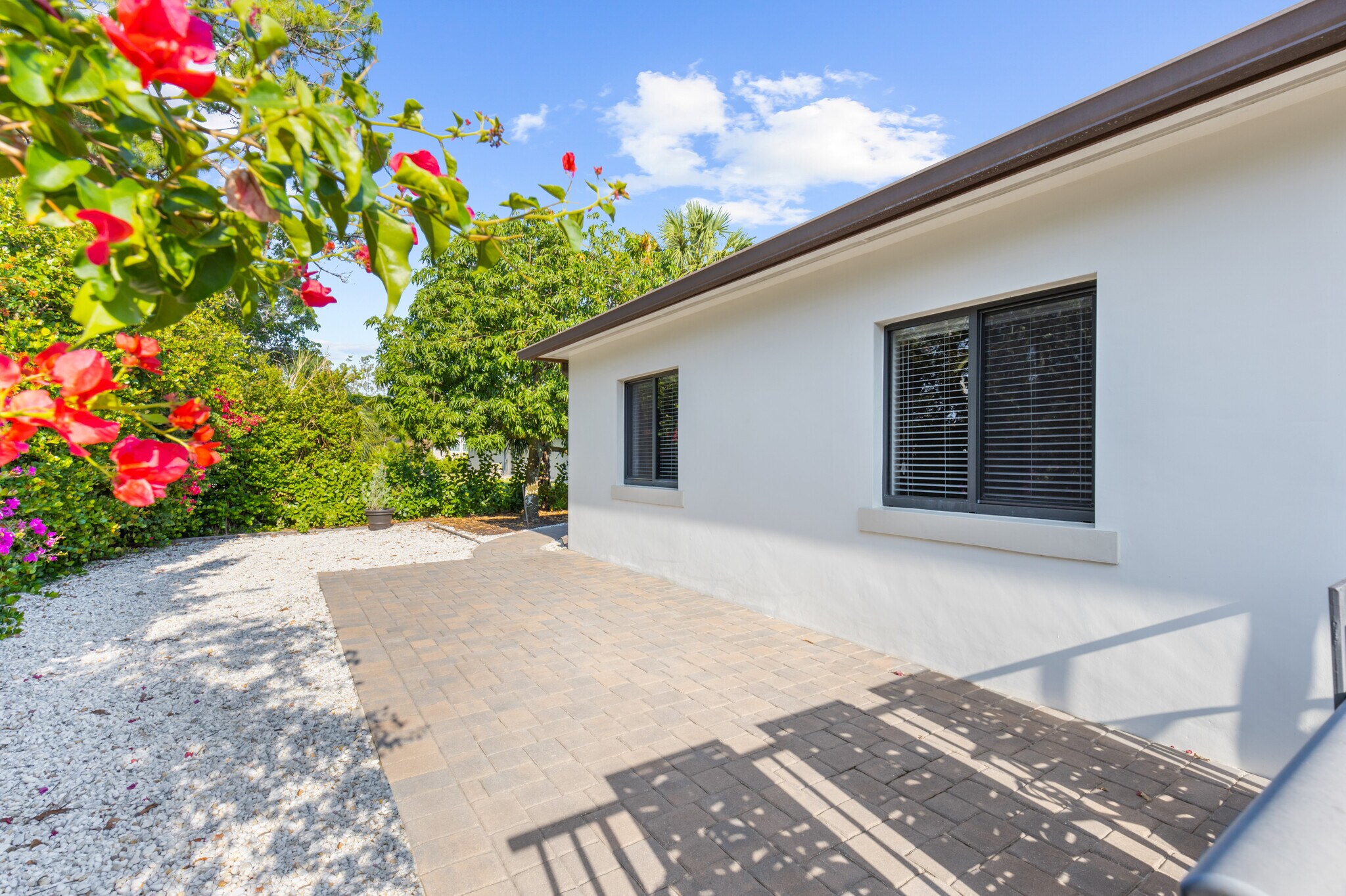Building Photo - 4412 Vanda Dr