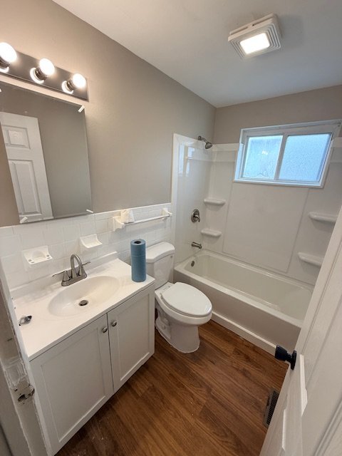 Building Photo - 5482-5482 Bellefontaine Rd