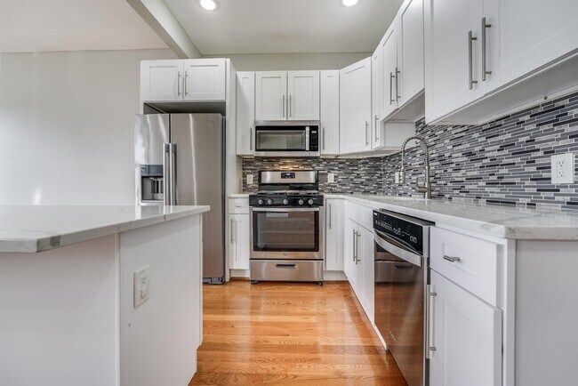Building Photo - 222 69th St