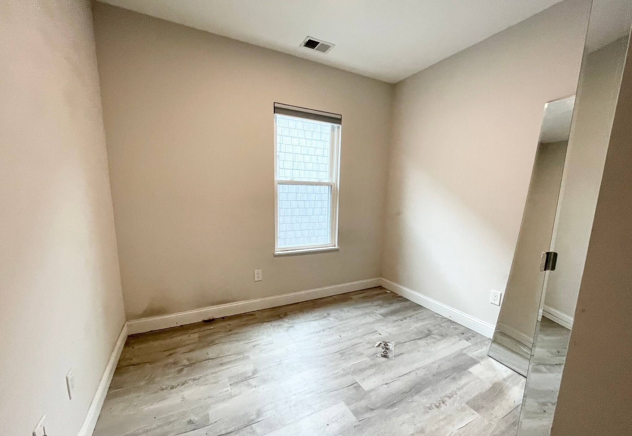 Building Photo - 117 Hillside St