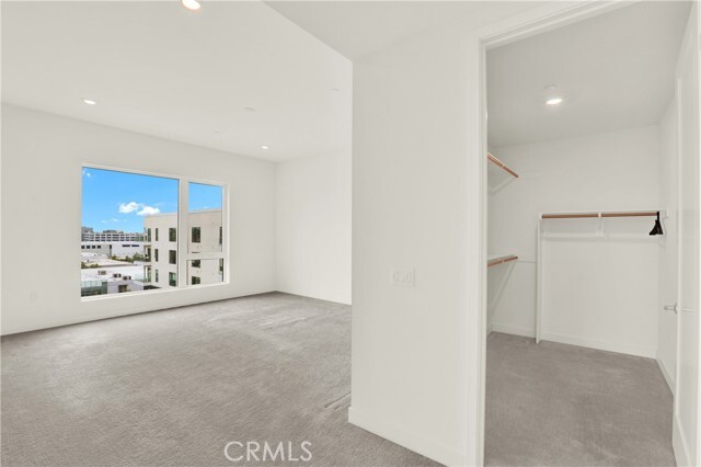 Building Photo - 3715 Rivington