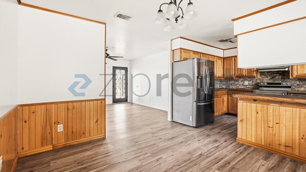 Building Photo - Unit