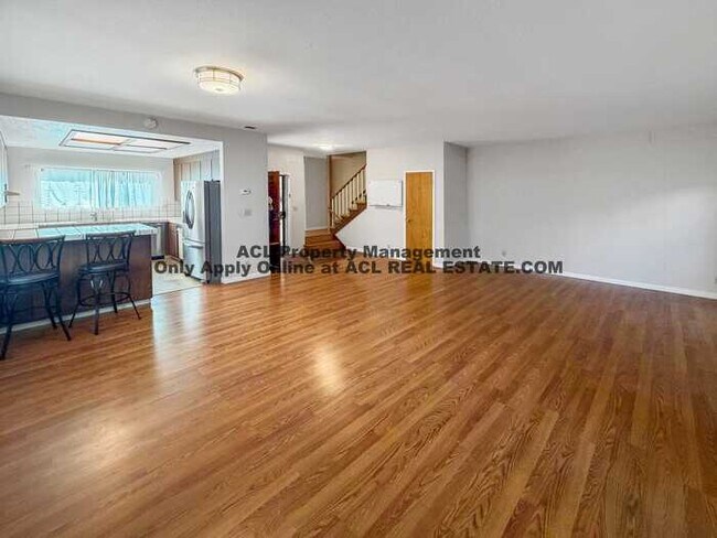 Building Photo - 3 Bed / 2.5 Bath | 1,362 Sq Ft | Prime Downtown San Leandro Location | Walkable + Parking