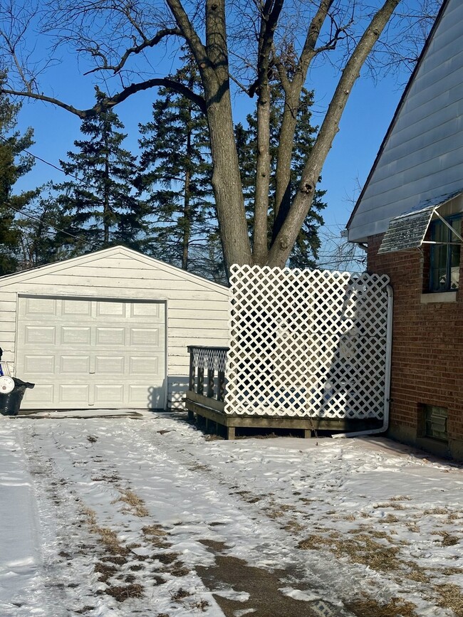 Building Photo - 2156 Downey Rd