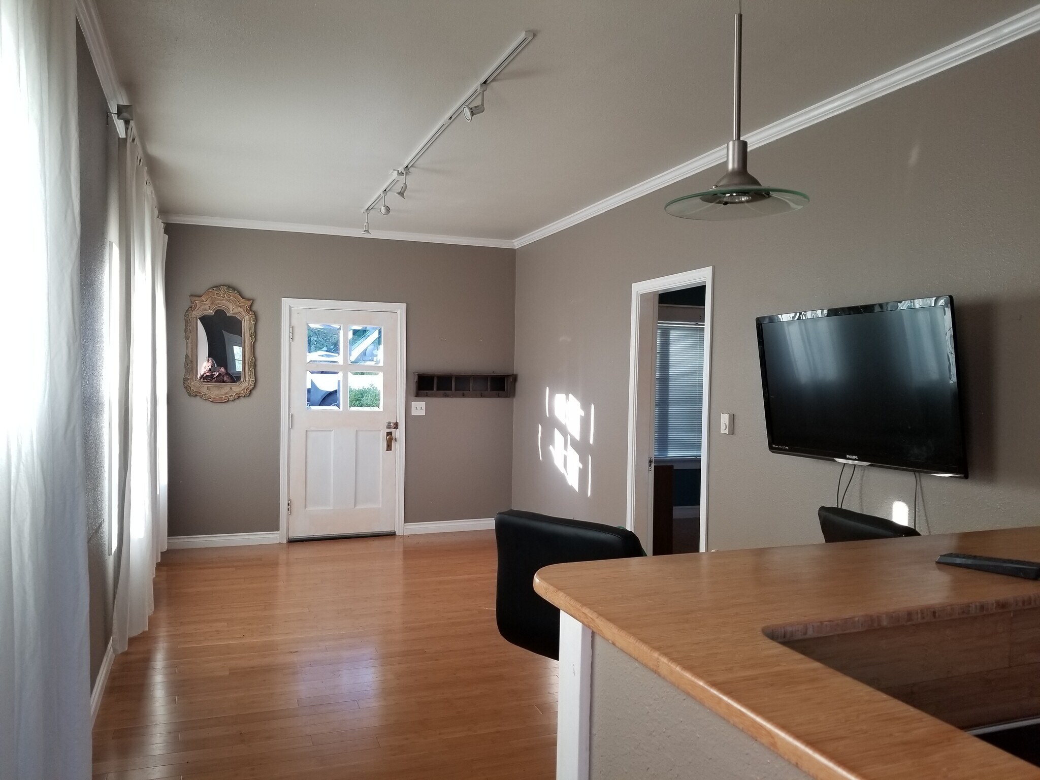 Main room - 1318 N C St