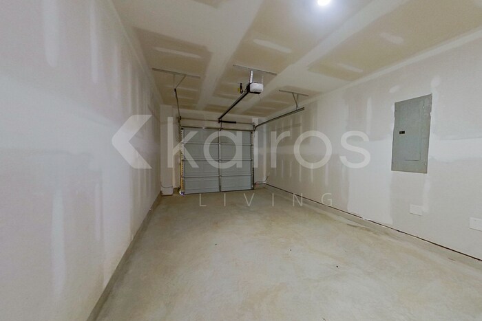 Building Photo - 329 Ironwood Ct
