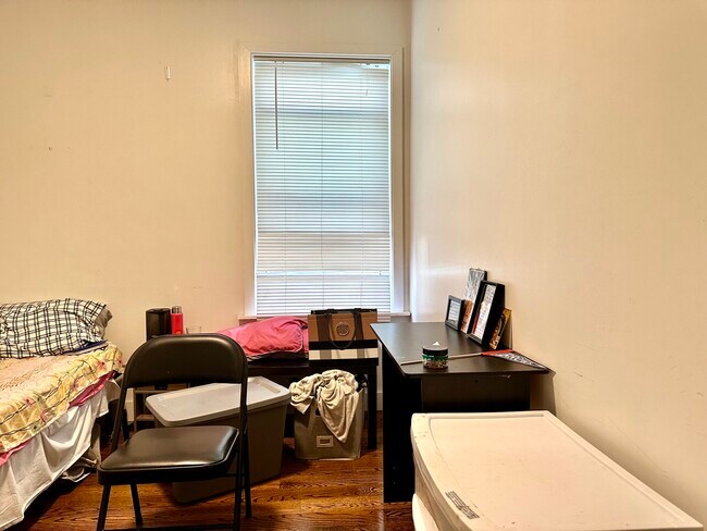 Building Photo - 19 Marney St