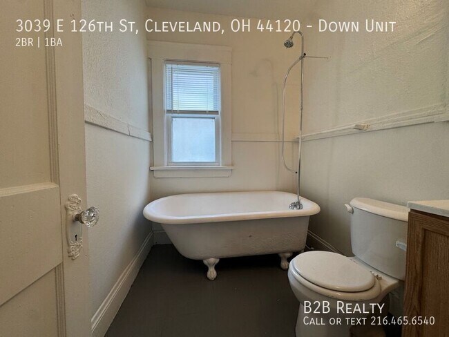 Building Photo - 3039 E 126th St