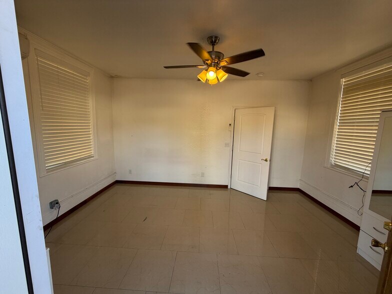 Building Photo - 146 N 300 E