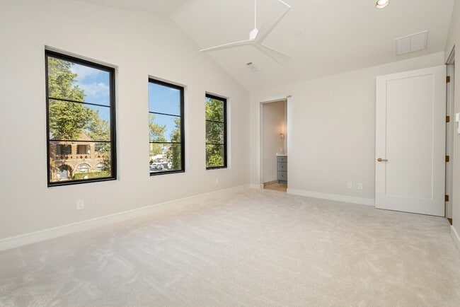 Building Photo - 4203 Normandy Ave