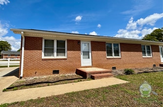 Building Photo - 113 Fowler Rd