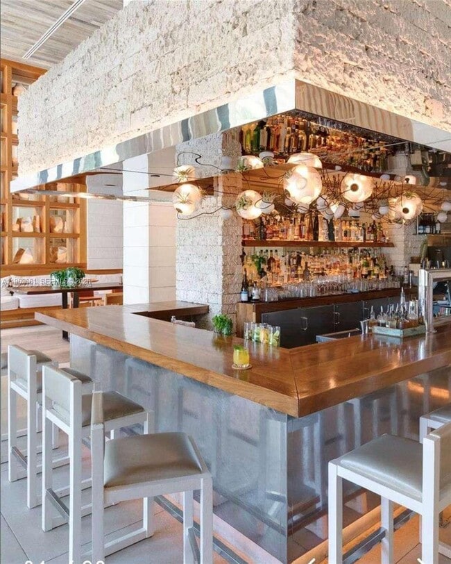 Building Photo - 2301 Collins Ave