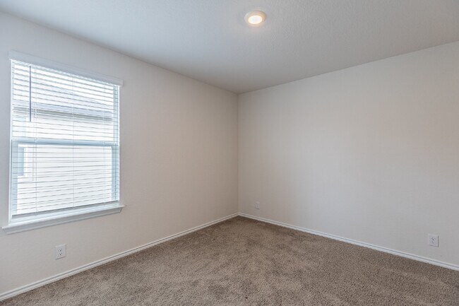 Building Photo - 13021 Kalinoski