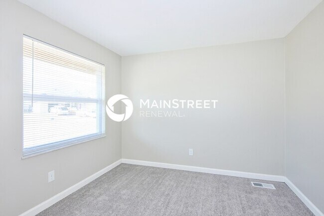 Building Photo - 4 Bedroom Pet-Friendly Home in Ballwin, MO...