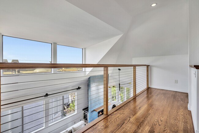 Building Photo - 24 E Westwind St