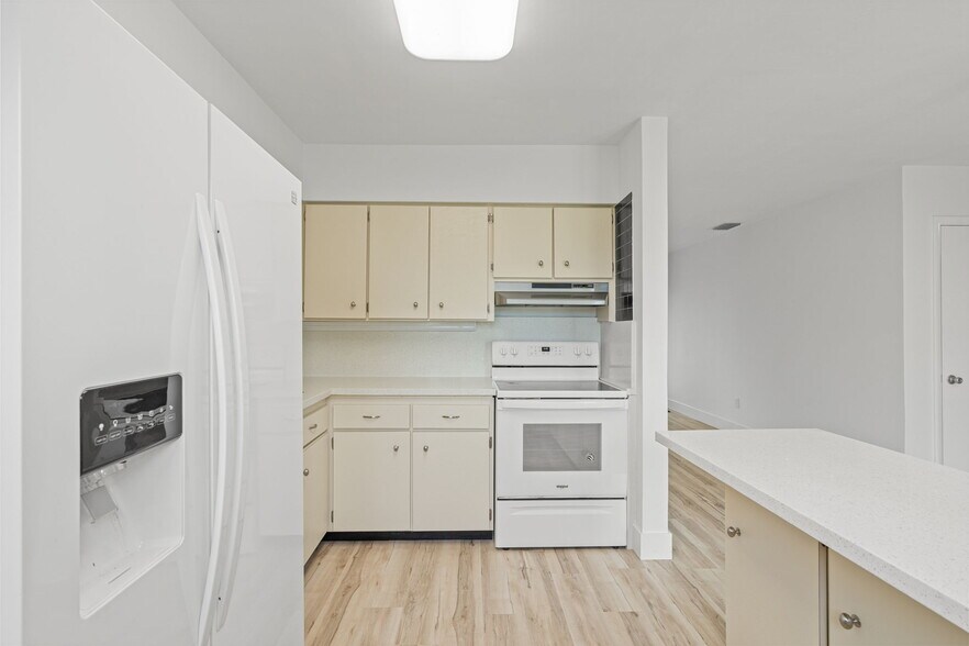 Building Photo - 5110 SW 106th Ave