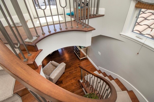 Building Photo - Prestigious Ocean View Retreat – Fully Rem...