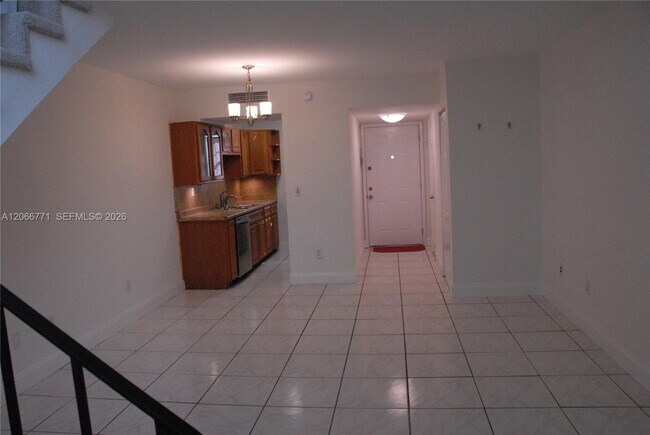 Building Photo - 10907 N Kendall Dr