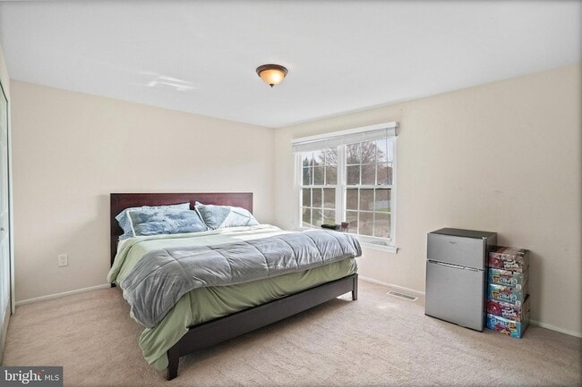 Building Photo - 2712 Advent Ct S