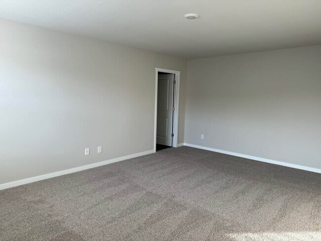 Building Photo - 309 Juniper Dr