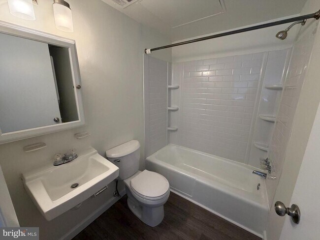 Building Photo - 5485 Harpers Farm Rd