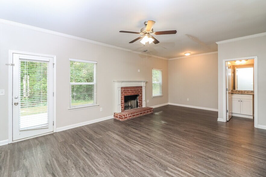 Building Photo - 580 Fieldcrest Dr