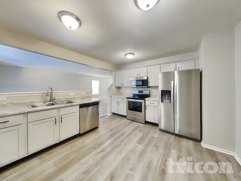 Building Photo - 1405 Bluestem Dr