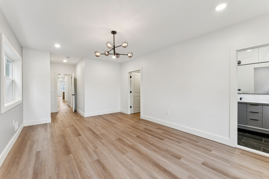 Building Photo - 84 Hollywood Ave