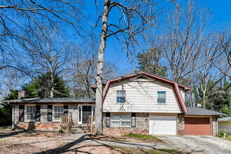 Building Photo - 1423 Cedar Heights Dr