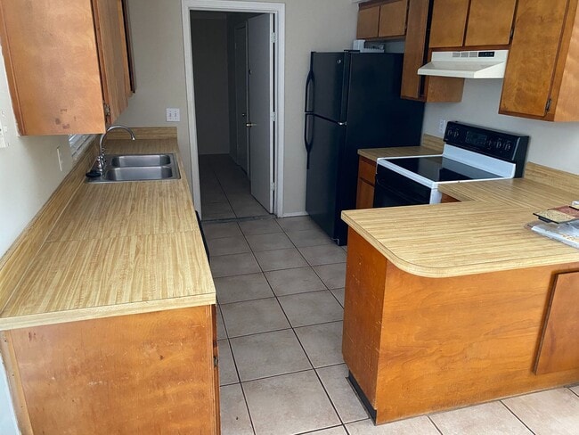 Building Photo - 3 bedroom home in Greenwood!