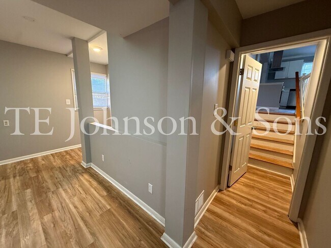 Building Photo - 3826 Barkwood Dr