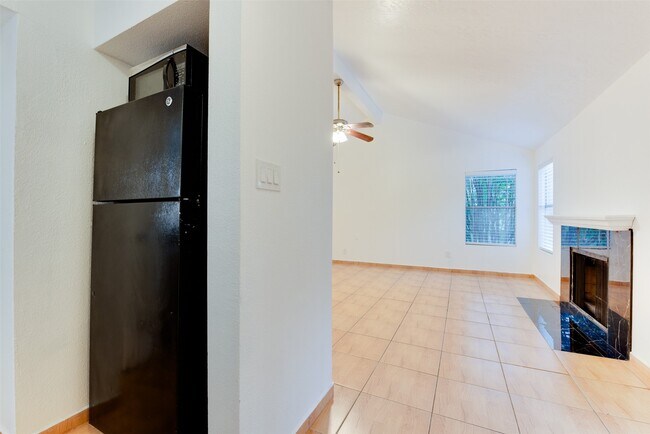 Building Photo - 2021 Spenwick Dr