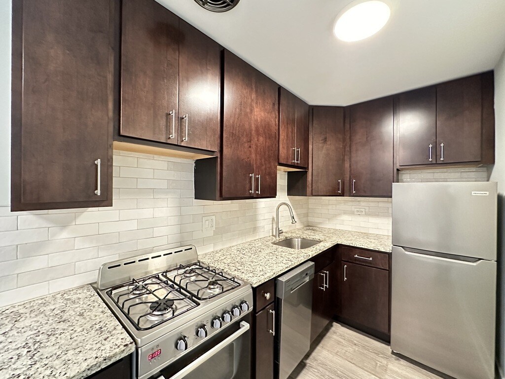 Building Photo - 507 W Barry Ave