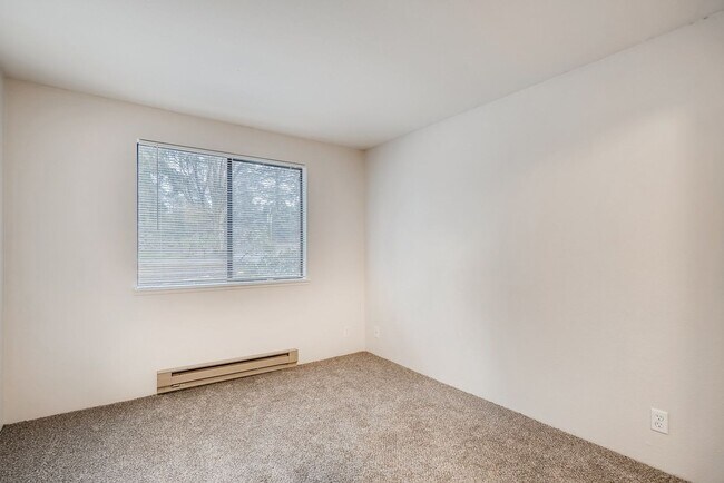 Building Photo - 700 N 160th St