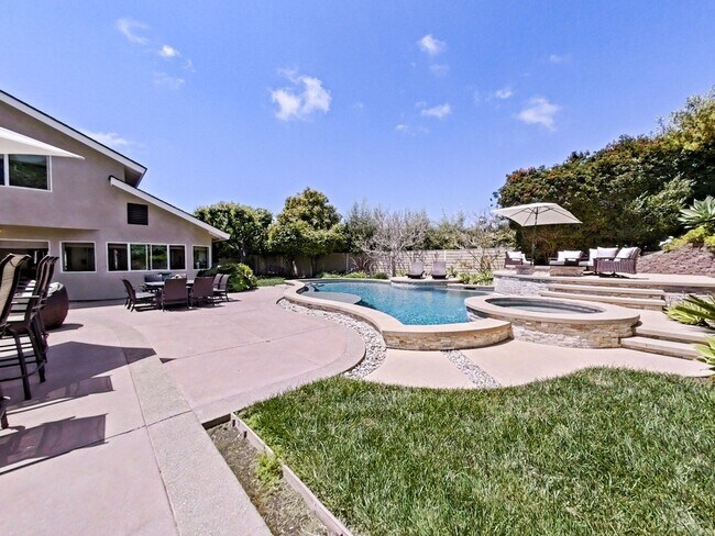 Building Photo - 33702 Calle Conejo