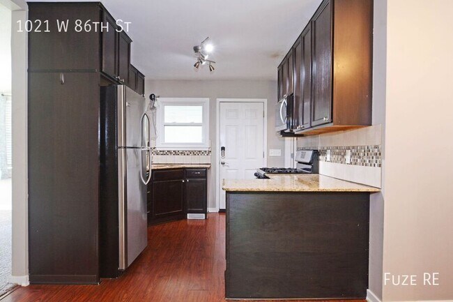 Building Photo - 1021 W 86th St
