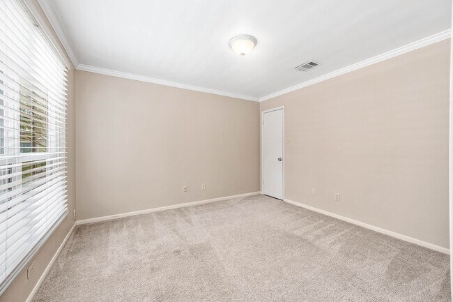 Building Photo - 12302 Piping Rock Dr