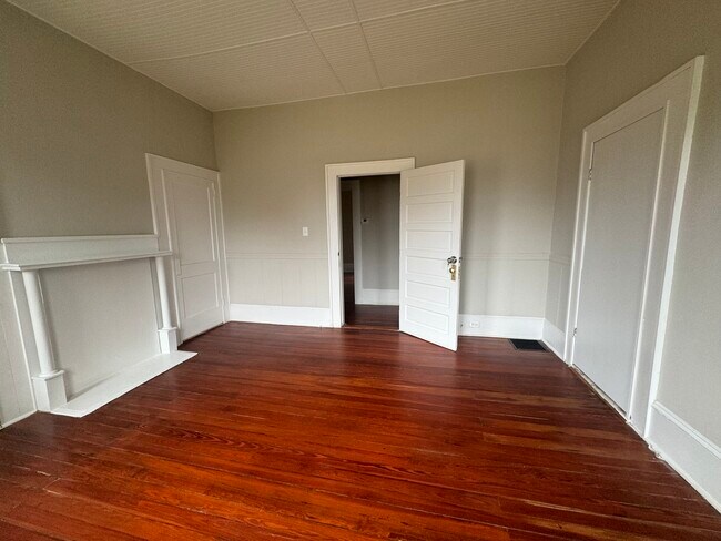 Building Photo - 363 Ebenezer Ave